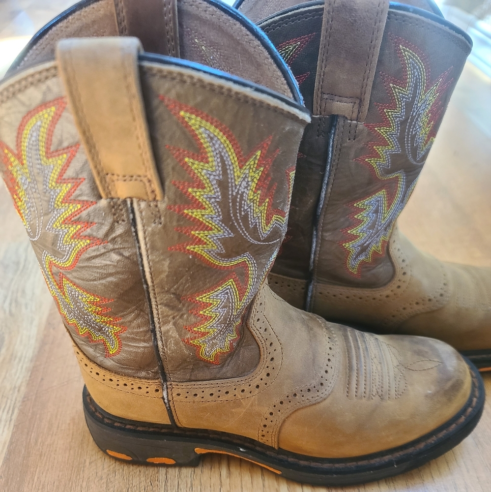 Ariat cowboy boots kids sz 1